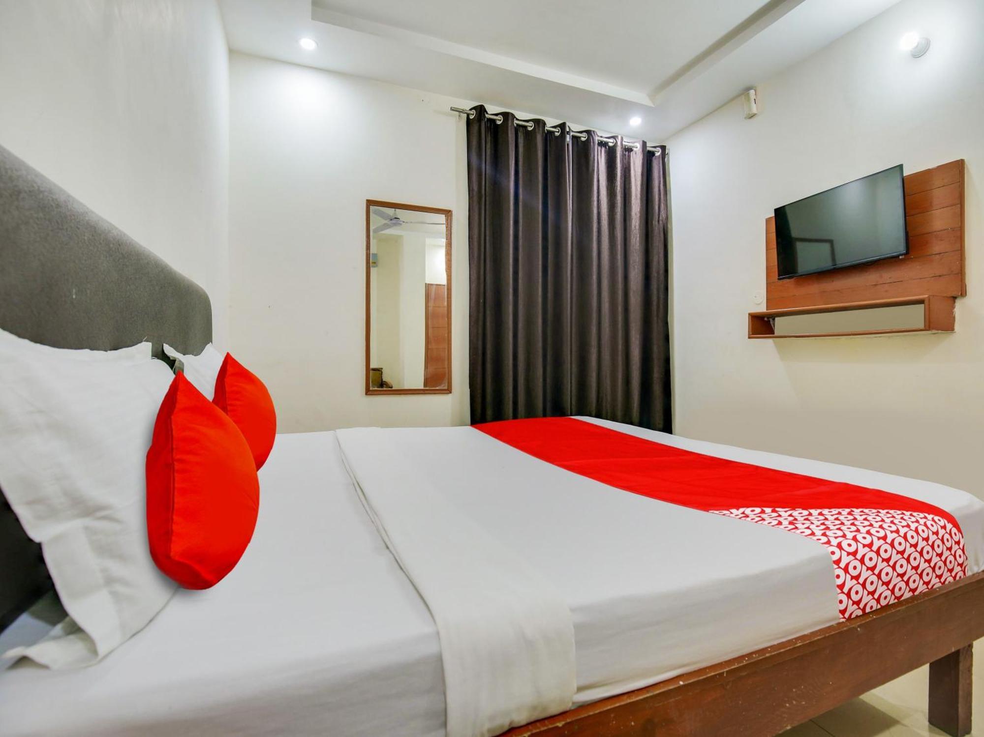 Hotel O Platinum Inn Nayagaon Extérieur photo