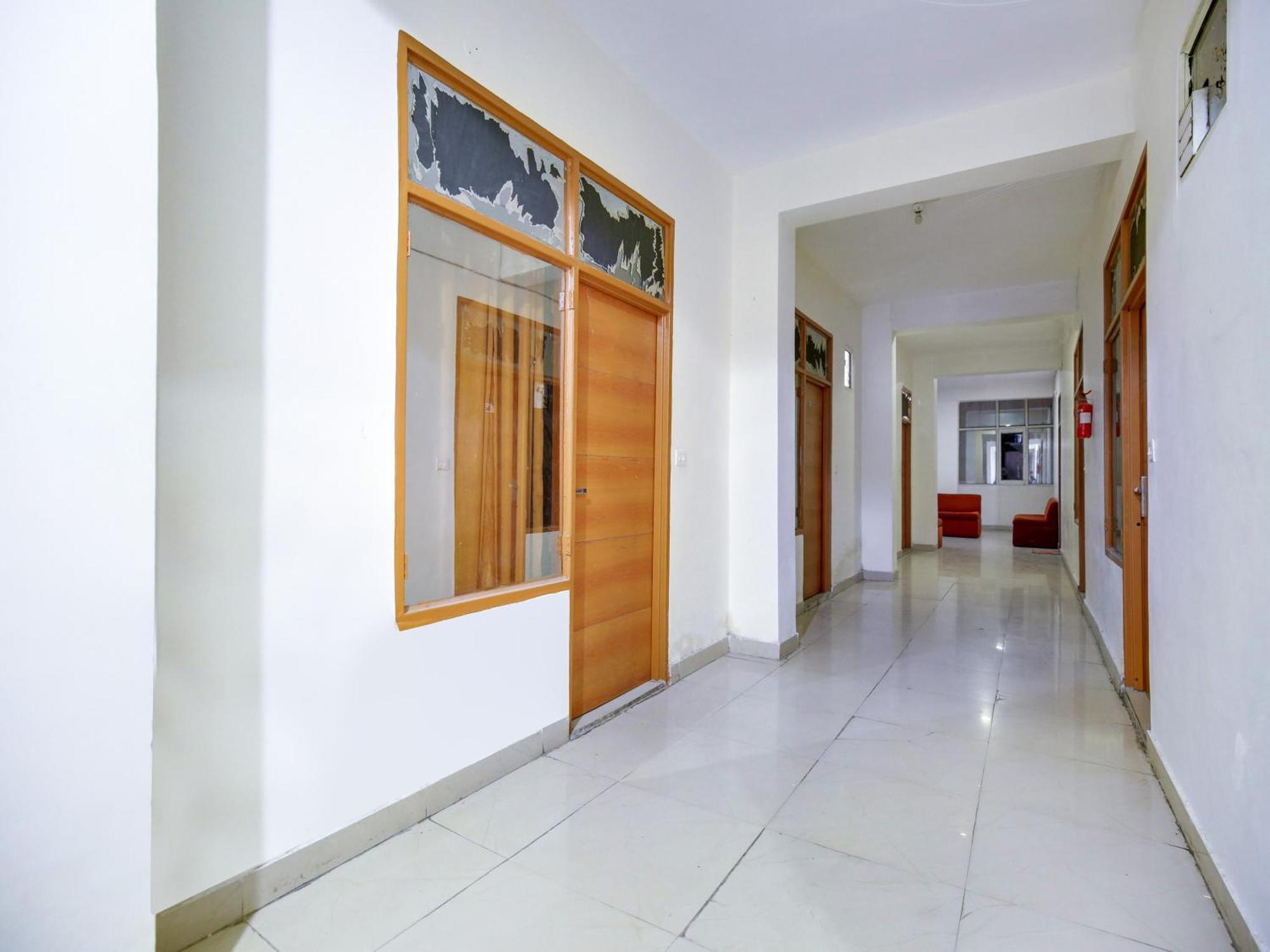 Hotel O Platinum Inn Nayagaon Extérieur photo